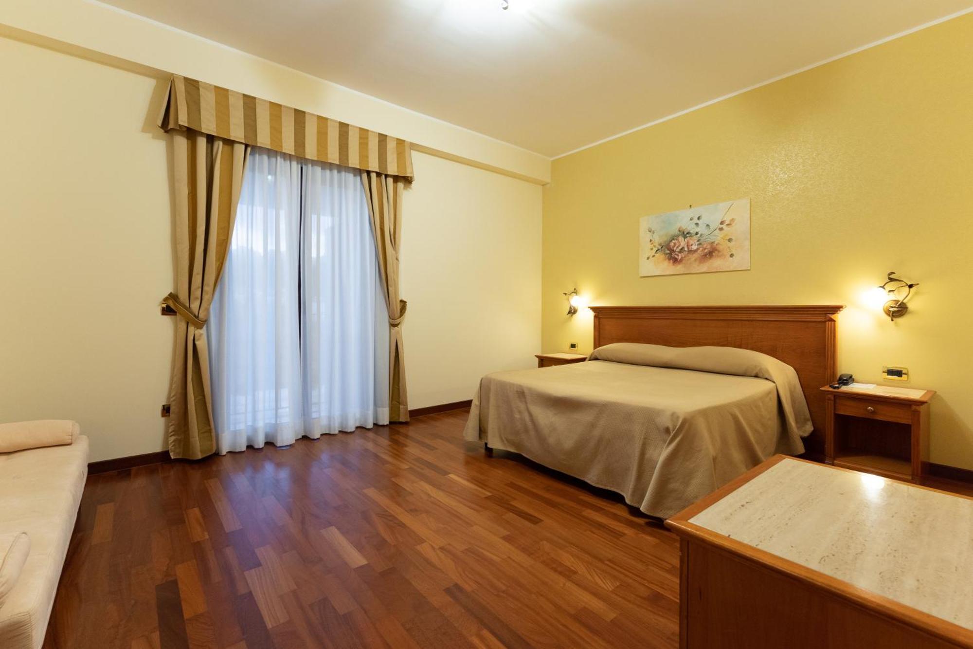 Domus Hotel Bagnoli Del Trigno Exterior photo
